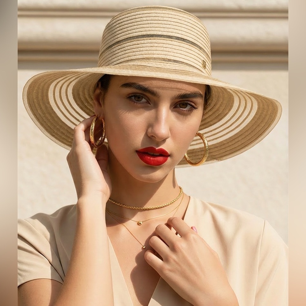 LN Liz Claiborne (One Size) Beige Wide Brim Sun Hat.